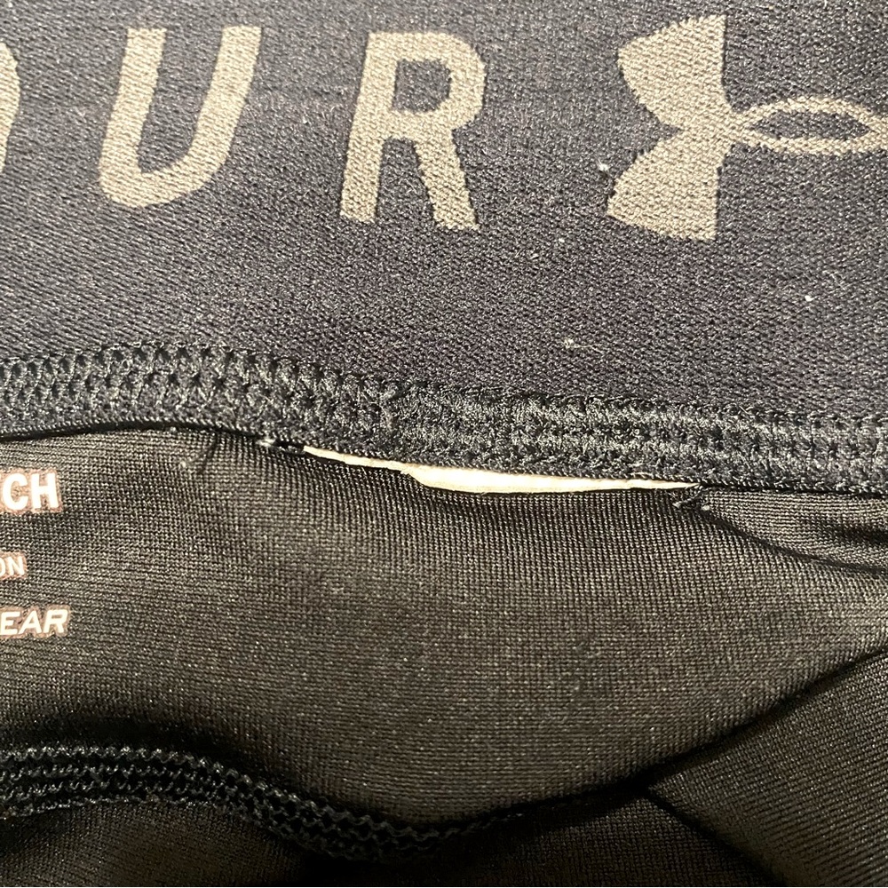 Under Armour XS Heatgear Compression Leggings, No Pockets - Picture 4 of 5